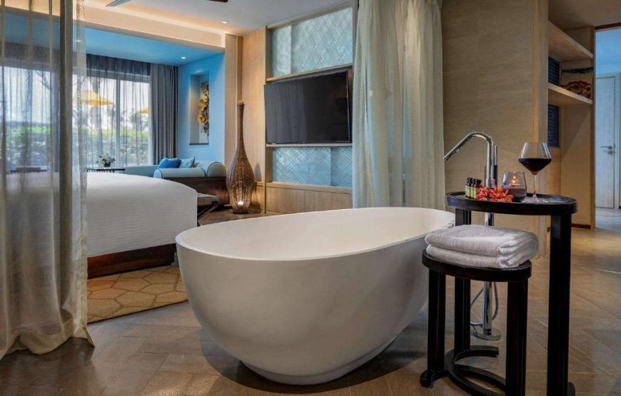 Suite Deluxe, Cạnh hồ bơi, 1 giường cỡ lớn (Quyền sử dụng Lounge)