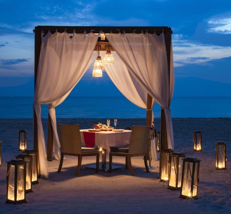 Romantic dinner fusion resort phu quoc 2 scaled