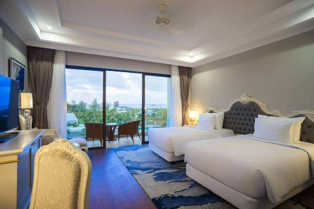 Phòng Deluxe nhìn ra biển tại RADISSON HOTEL Phú Quốc